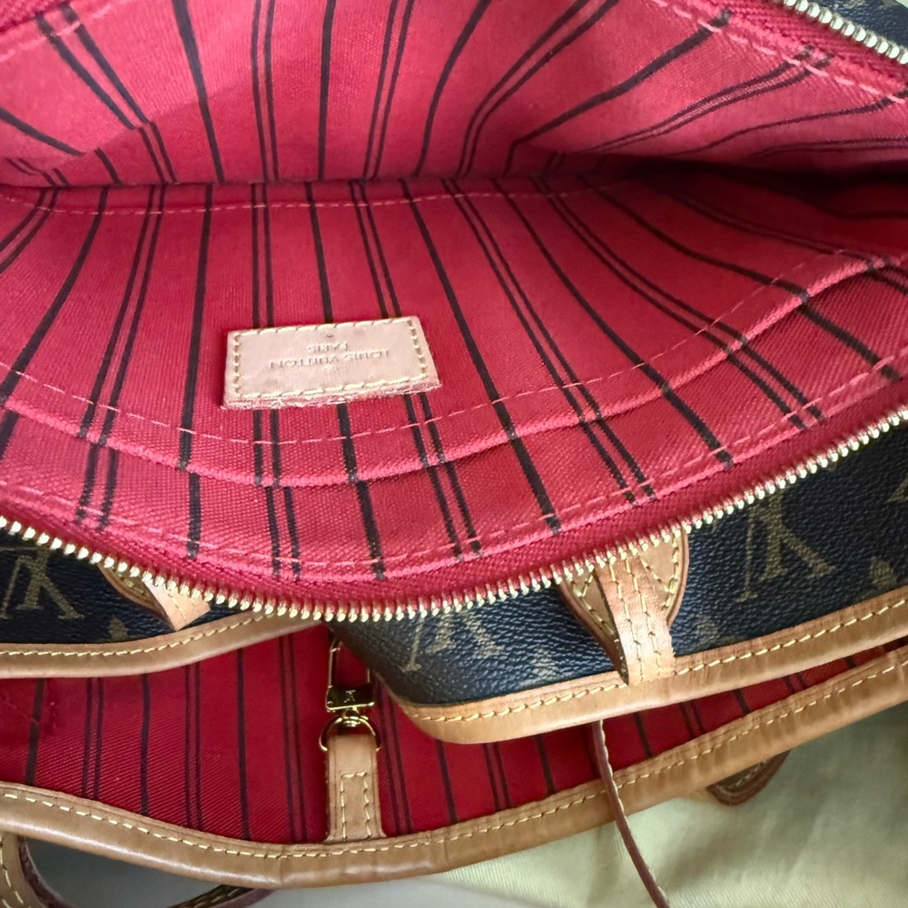 Louis Vuitton Neverfull Monogram MM - Picture 11 of 15